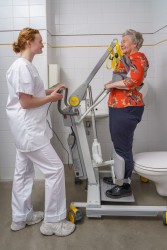 Stand Assist 2620: Ergonomically designed to actively lift in a natural stand-up movement - SureHands Patient lift hoist